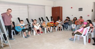 Müzik Okulu İlk Dersine Başladı
