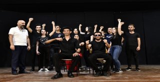 Mamak Kent Tiyatrosu “Dikkat Trafik” Adlı Oyun İle Sezona Başlayacak