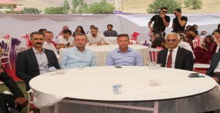 Yüksekovalı Avukat Çifte Renkli Kır Düğünü