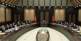 Cumhurbaşkanlığı Kabinesi, Cumhurbaşkanı Recep Tayyip Erdoğan Başkanlığında Cumhurbaşkanlığı Külliyesinde Toplandı.