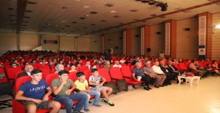 Erzincan Belediyesi Şehir Tiyatrosu Evcilik Oyununu Sahnelendi