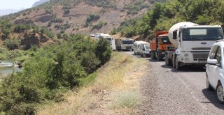 Beytüşşebapta Kaza Nedeniyle Yüzlerce Araçlık Kuyruk Oluştu