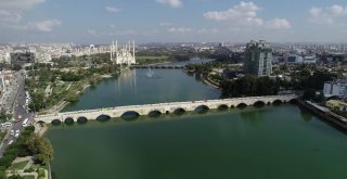Tarihi Taşköprüdeki Çirkinliğin İzleri Siliniyor