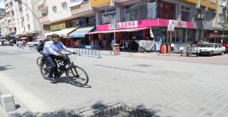 Başkan Aydın 500 Bisikletliyle Trafikte