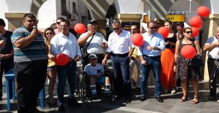 Umuda Balon Uçurdular