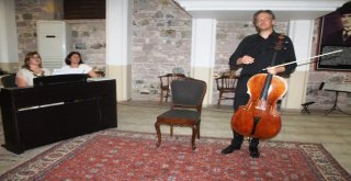 Aimanın Viyolonsel Ve Gitar Masterclass Konserine İlgi Yoğun Oldu