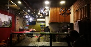 Börekçi Dükkanı Kurşunlandı, Mahalleli Panik Oldu