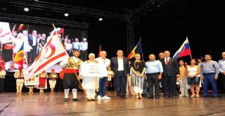 İzmirin İlçelerinde Zafer Coşkusu Gece Yarılarına Kadar Sürdü