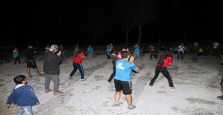 Bayan Çelik Doğa Kampında Çocukları Ziyaret Etti