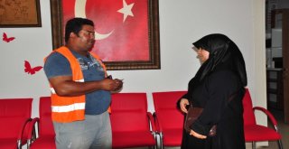 Suriyeli Kadın Para Dolu Cüzdanı Sahibine Teslim Etti