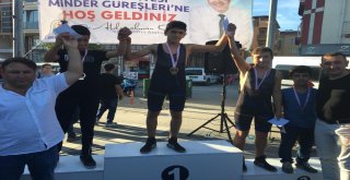 Umurbeyli Güreşçiler Başarıya Doymuyor