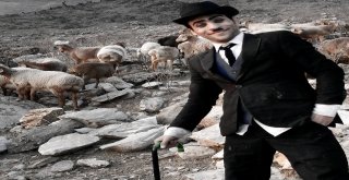 (Özel) Afgan Charlie Chaplin, Halka Savaşı Unutturuyor