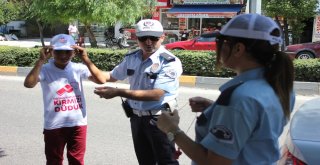 Bayramda Hatalı Sürücülere Kırmızı Düdük