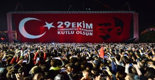 Cumhuriyet Ruhu Yıldırımda İlmek İlmek İşlendi