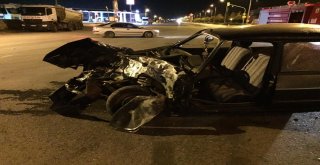 Kamyonetin Altında Kalan Otomobil Sürücüsü Hayatını Kaybetti
