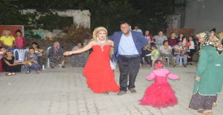 Göbek Atıp, Saç Tıraşı Yaptılar