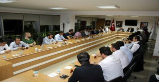 Veysel Eroğlundan Gençlere Teşekkür Ziyareti