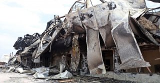 Yanan Fabrikanın Sahibi İle Çalışanları Gözyaşlarına Boğuldu