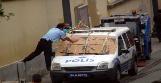 Taksimde Polis Aracına Dolu Önlemi