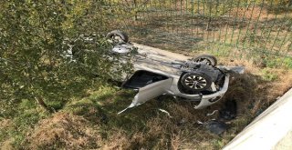 Kaza Yapan Otomobil Dere Yatağına Düştü: 1 Yaralı
