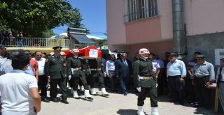 Hayatını Kaybeden Asker Toprağa Verildi