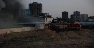 Diyarbakırda Mobilya Toptancısında Yangın