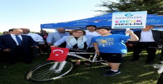 Büyükşehir Öğrencilere 300 Adet Bisiklet Dağıttı