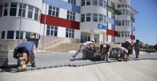 Döşemealtı Belediyesinden Okul Bahçesine Kilit Taşı