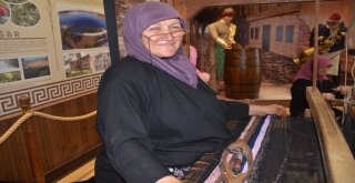 Pala Kilim Dokuma Bilecikte Yaşatılıyor