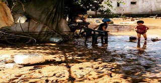 Büyükşehir Elmalıda Yaraları Sarıyor