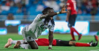 Bafetimbi Gomis, Arabistanda İlk Golünü Attı