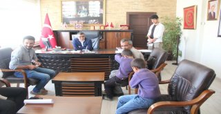 Kaymakam Yücel, Okula Gitmek İstemeyen Çocukları İkna Etti
