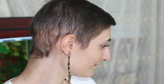 Bir Yılda Kanseri Yendi, Şimdi Diğer Hastalara Umut Dağıtıyor