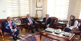 Anadolu Mektebi Yürütme Kurulu Başkanı Güçlüden Vali Pekmeze Ziyaret
