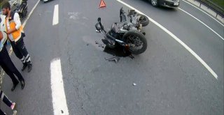 (Özel) Tem Otoyolunda Edsden Kaçan Sürücü Motosiklete Çarptı: 1 Yaralı