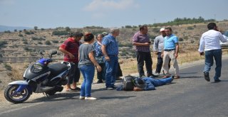 Motosiklet Sürücüsünü Kaskı Kurtardı
