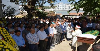 Milletvekili Savaşın Halası Toprağa Verildi