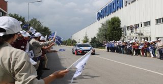 Ünlü Ralli Pilotu Andreas Mikkelsen, Aracının Üretildiği Fabrikayı Ziyaret Etti