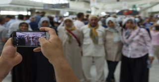 Ankaradan İlk Hac Kafilesi Dualarla Uğurlandı