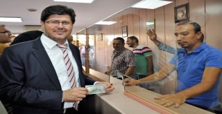 Sünnetinde Takılan 1 Doları Destek İçin Bozdurdu