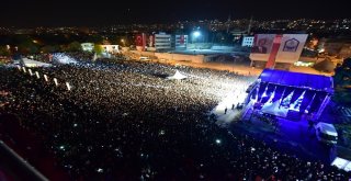 Cumhuriyet Ruhu Yıldırımda İlmek İlmek İşlendi