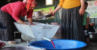 Altınözülü Kursiyerlerden Yılın Son El Yapımı Nar Ekşisi