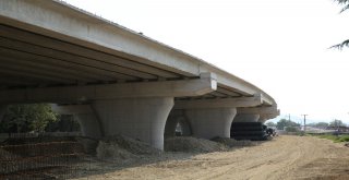 Salihlinin Köprülü Kavşağı Yükseliyor