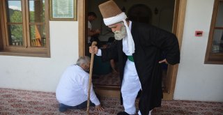 (Özel Haber) Dergahında Gelen Ziyaretçilere Şeyh Edebali Hazretleri Canlandırılıyor