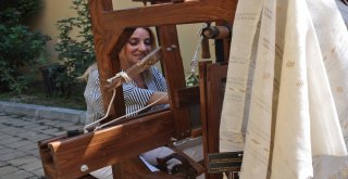 Türkiyenin Değişik İllerinden Gelen Dokumacılar Hünerlerini Sergiledi