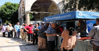 Antalyada Turistler De Aşure Kuyruğuna Girdi