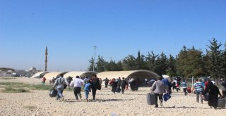 Suriyeliler Ülkelerine Gitmek İçin Depar Attı