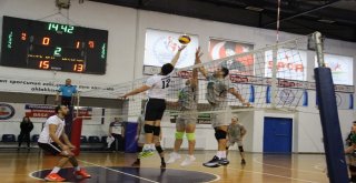 Voleybol Erkekler 1. Ligi: Düzce Belediyespor: 1 Beşiktaş: 3