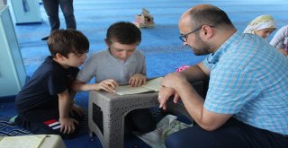 Kuran Kursu Öğrencilere Tatlı Motivasyon