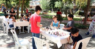 Bayraklıda ‘Sokakta Satranç